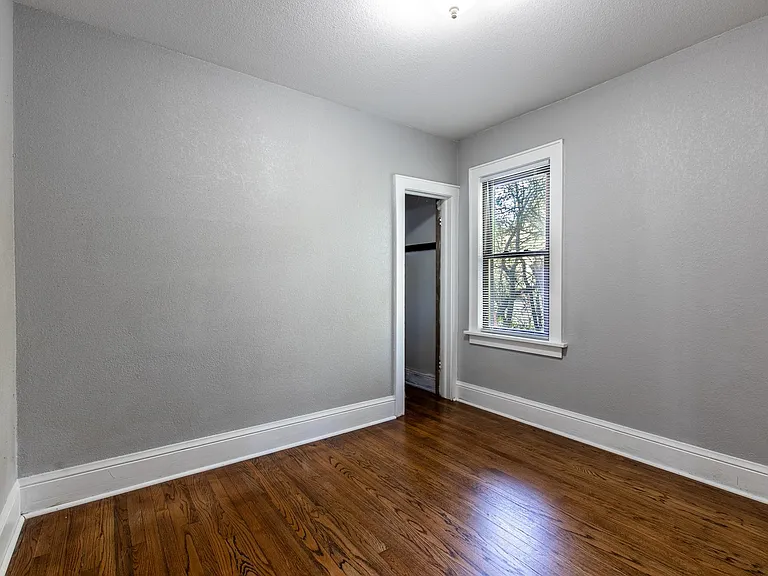 5701 85th St — Photo 11