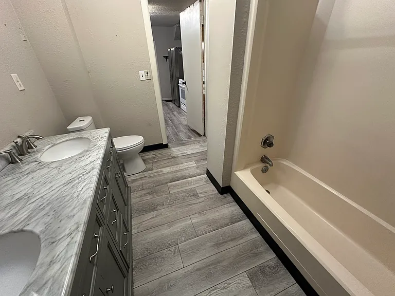 1025 E Washington St #2 — Photo 15