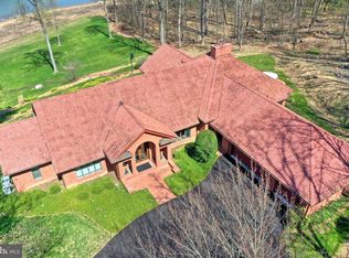 174 Springhouse Ln, Spring Grove, PA 17362