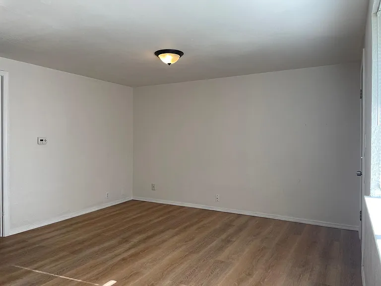 14627 W Thorne Ln SW — Photo 3