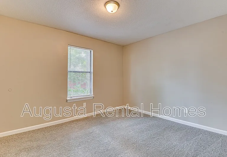 137 Chalet North Ct — Photo 19