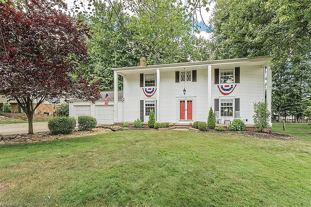 1022 Colony Dr photo 1