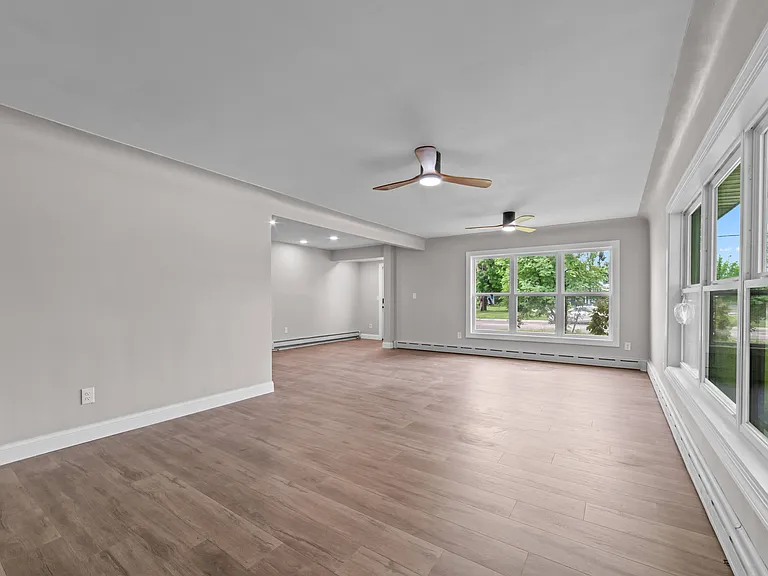 220 E 2nd St — Photo 13