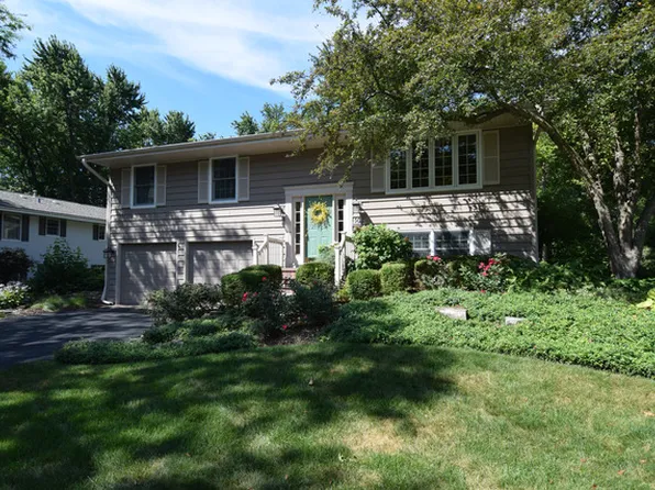 501 S 15th Ct, Saint Charles, IL 60174