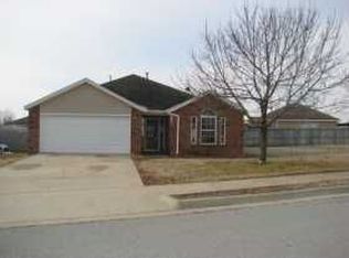 2327 Bering Pl, Springdale, AR 72764