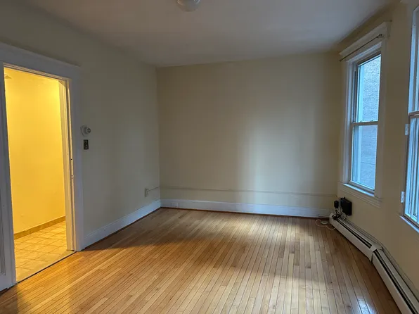 122 Jewett Avenue image 1 of 17