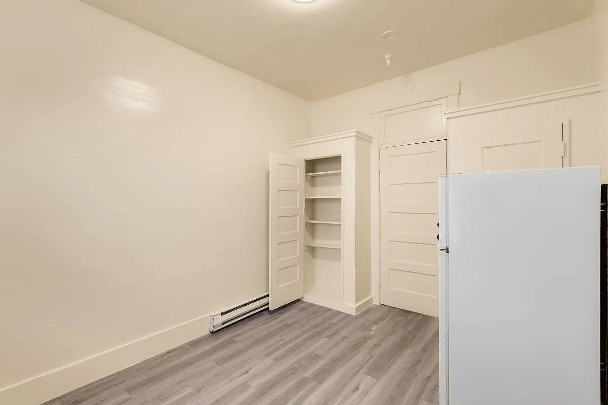 Studio, 100 sqft, $695 — Photo 4