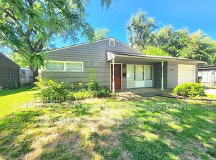 1517 SW 24th St, Topeka, KS 66611