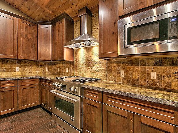 3rd image of 490 Lido Dr