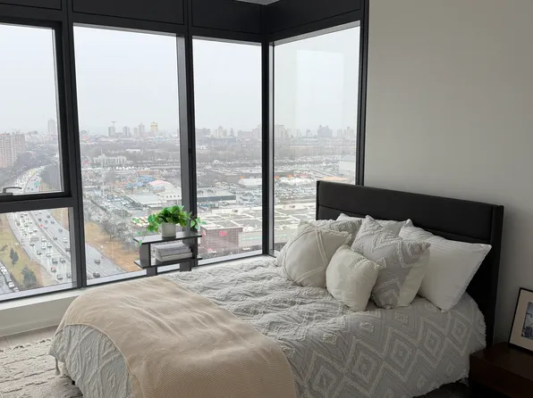 2286 Cropsey Avenue image 1 of 7