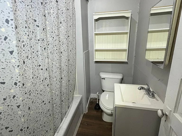 137 Gibbons St #2 — Photo 7
