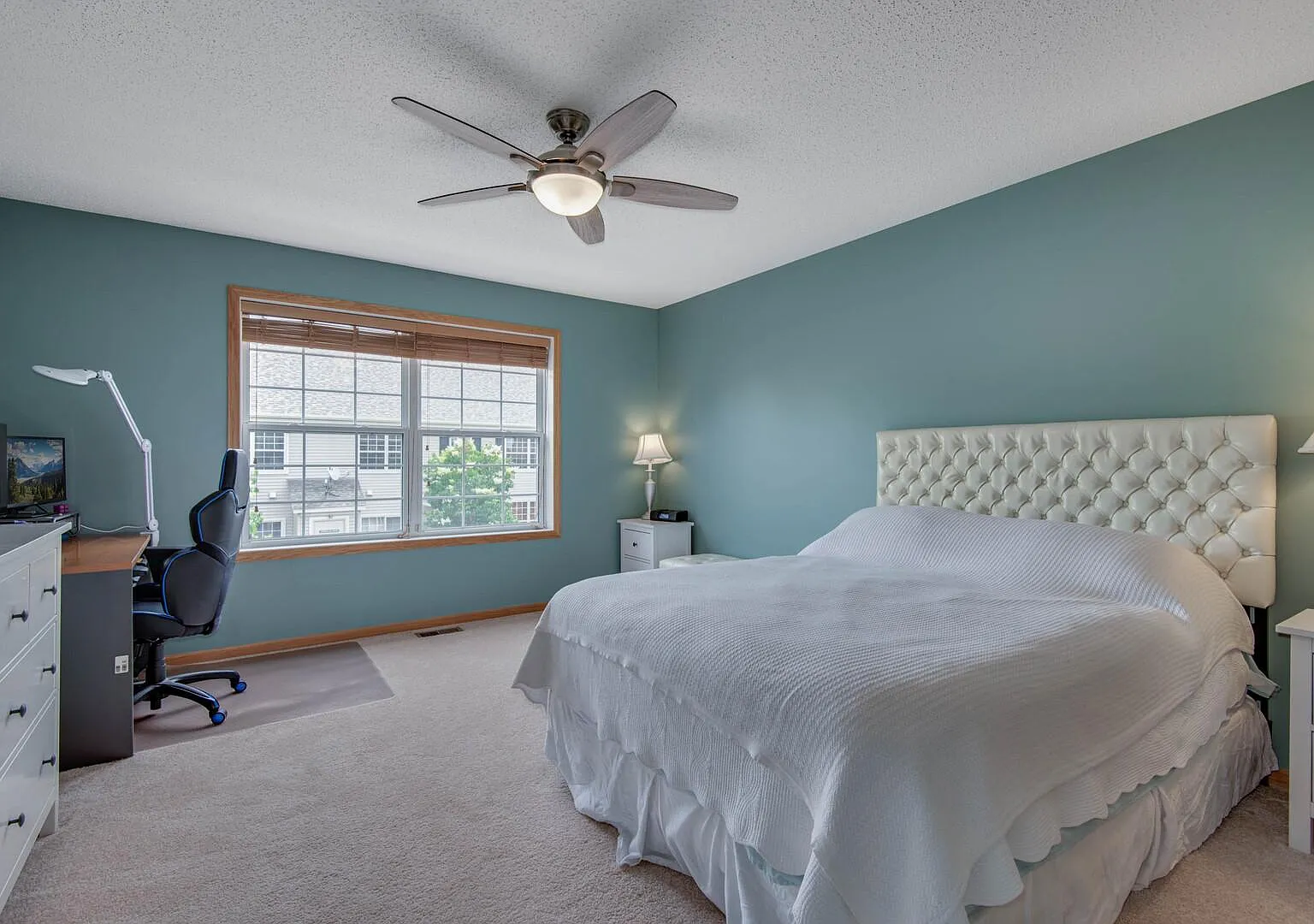 4 bed, 1839 sqft, $2,580 — Photo 2