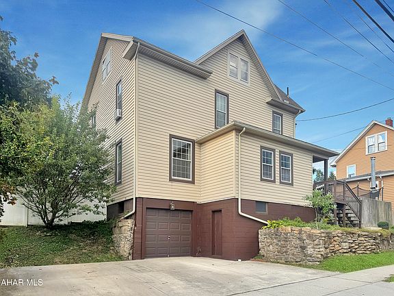 3rd image of 309 W Ogle St
