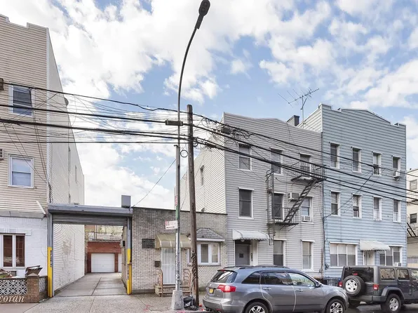 138 Frost St, Brooklyn, NY 11211