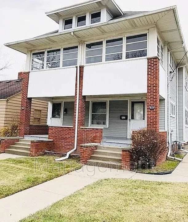 933 Eleanor Ave