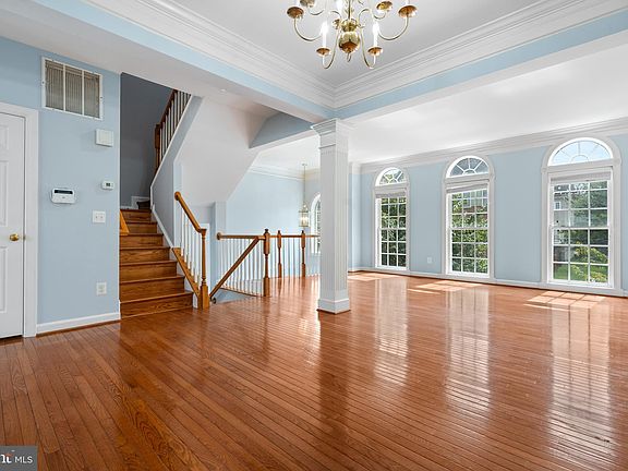 3rd image of 8441 Chaucer House Ct
