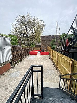 4th image of 301 Van Brunt St #1
