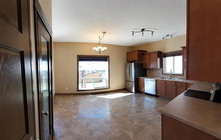 11311 Pinnacle Dr — Photo 3