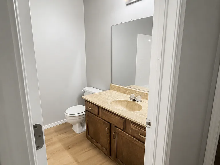 1224 E Selma St — Photo 7