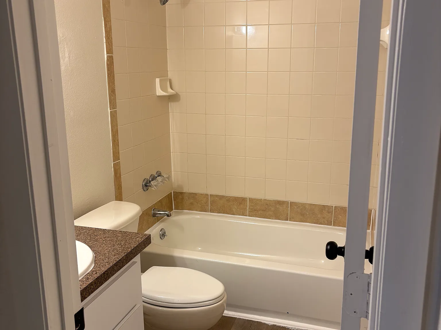 3 bed, 1.5 bath, 1100 sqft, $1,495 — Photo 2