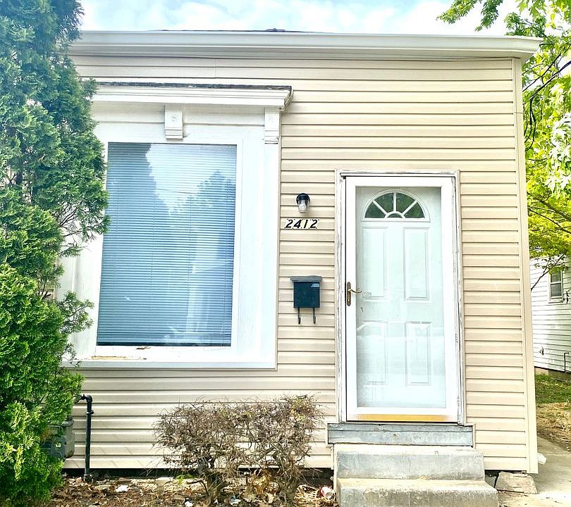 1st image of 2412 Slevin St
