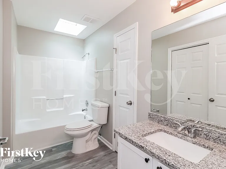 335 Lost Meadows Dr — Photo 12