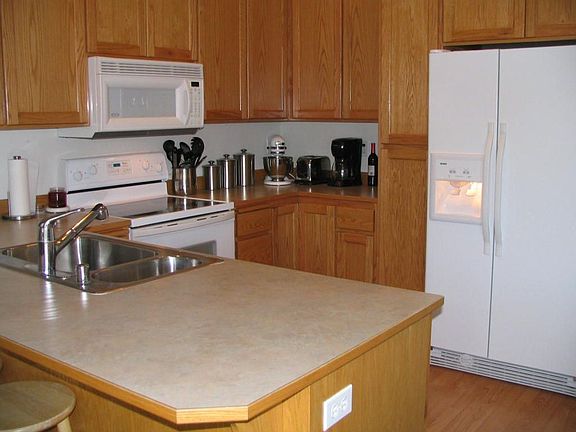2nd image of 1156 Central Dr