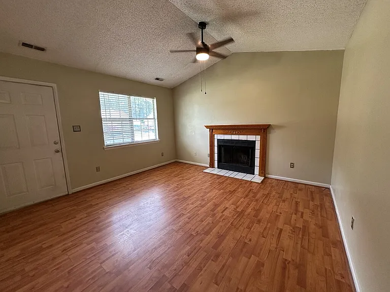2910 Norbrick St — Photo 2