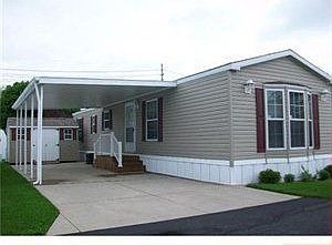 1st image of 906 Douglas