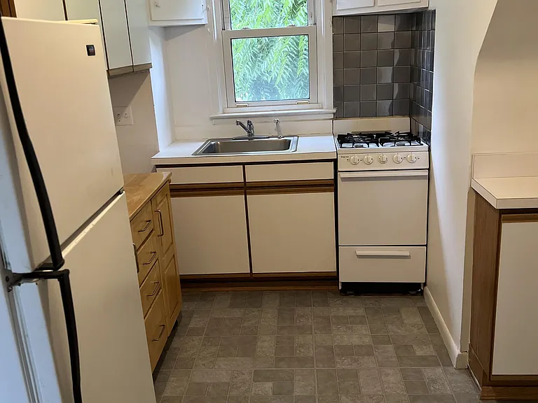 25 Alder Dr #2 — Photo 2