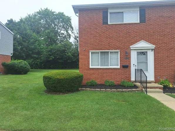 2526 Patrick Henry St, Auburn Hills, MI 48326
