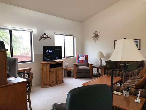 4th image of 204 N Crescent Bell Dr