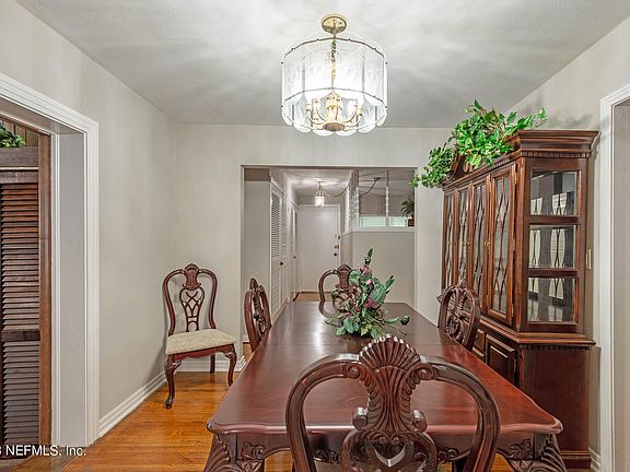 4th image of 5749 WILSON Boulevard