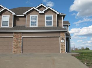 909 169th St, Basehor, KS 66007