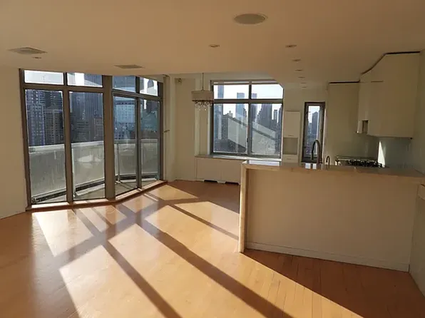 188 East 64th Street 2701/02 image 1 of 8