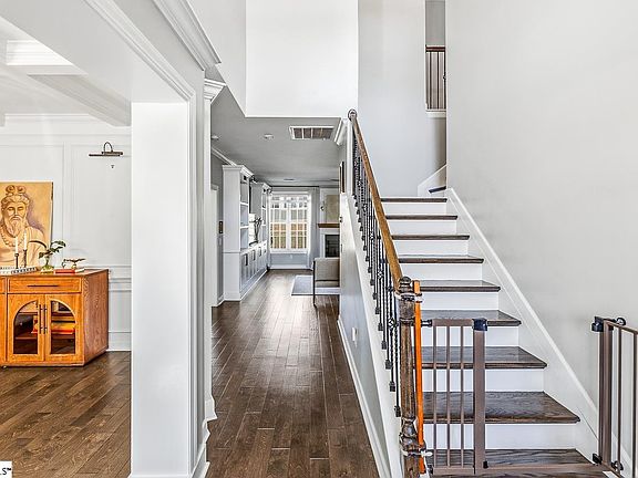 2nd image of 501 Forest Edge Ct