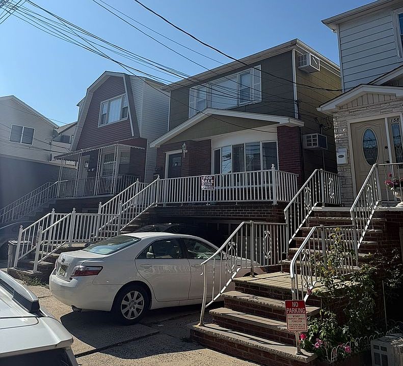 2nd image of 156 W 22nd St