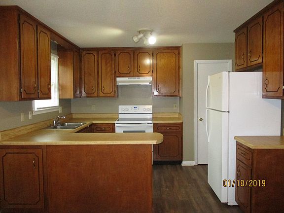 4th image of 301 Hillman Dr