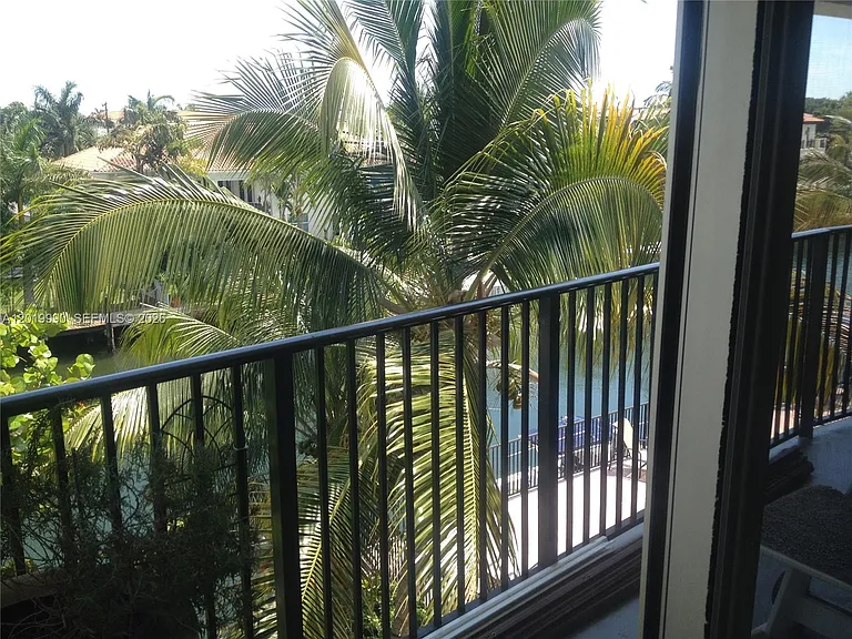 6855 Edgewater Dr #3DN — Photo 1