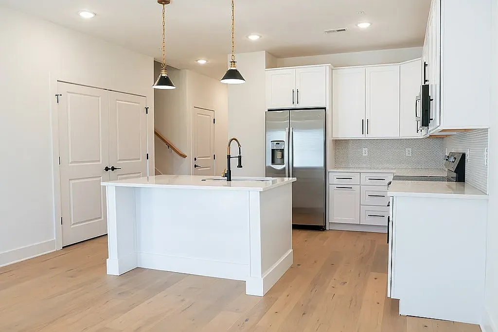 2 bed, 1479 sqft, $1,750 — Photo 4