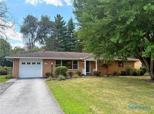 873 Carol Rd, Bowling Green, OH 43402