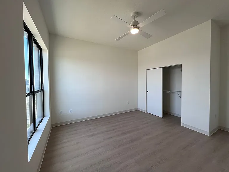 Roseann Lofts — Photo 18