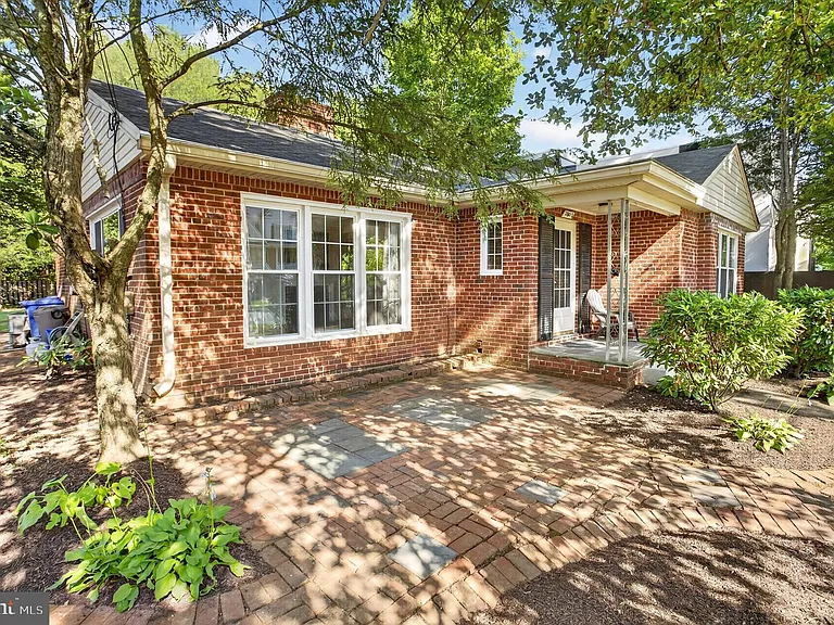 7803 Marbury Rd — Photo 3