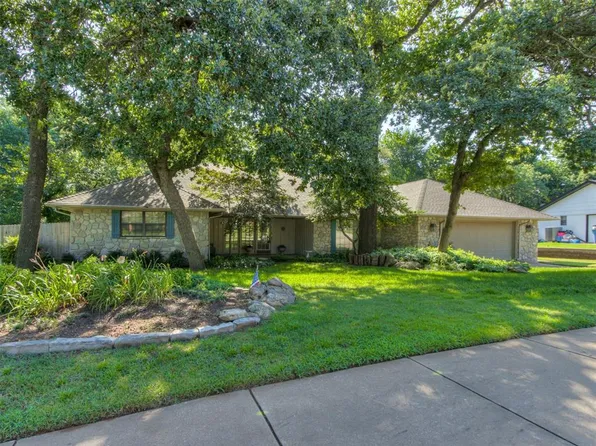 2200 Brookhaven Dr, Edmond, OK 73034