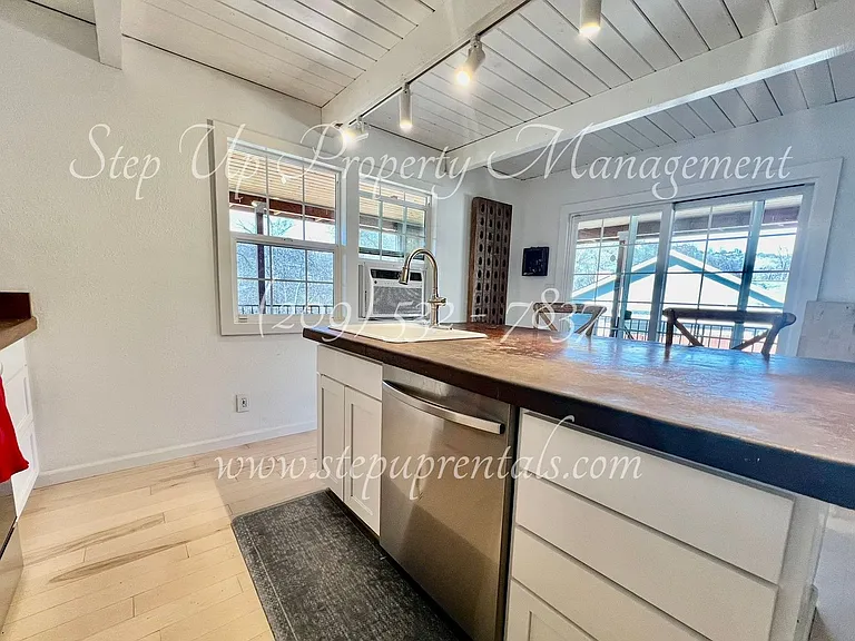 20684 Willow Springs Dr — Photo 8