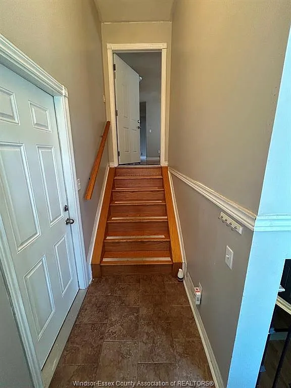 5 bed, $2,350 — Photo 3