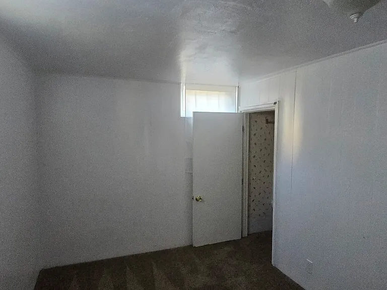 234 E 1050 N — Photo 24