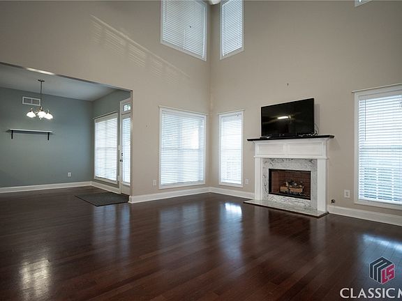 2nd image of 224 Elizabeth Street