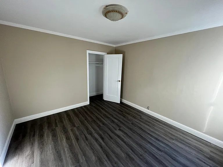 1356 S Van Ness Ave #203 — Photo 5