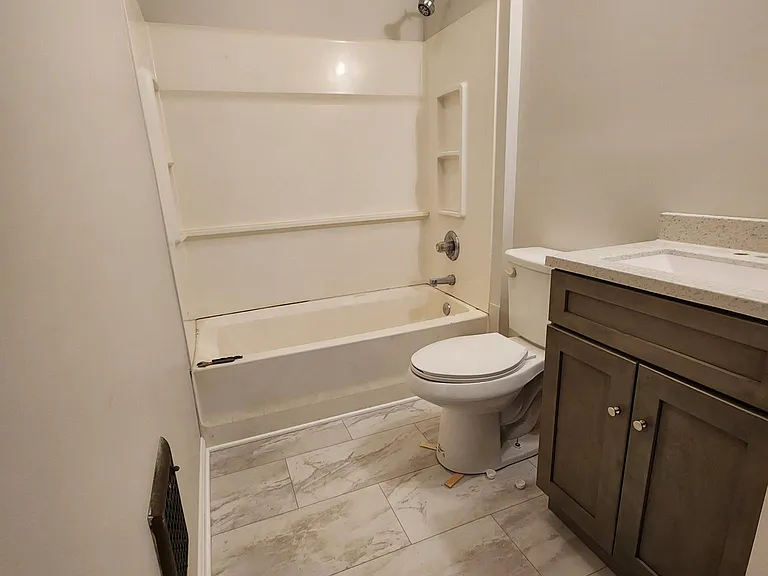 674 Parsells Ave #674 — Photo 10